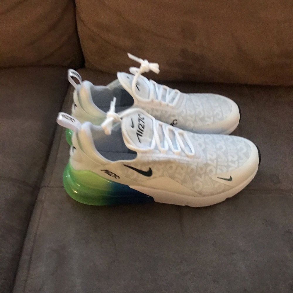 Air Max 270.